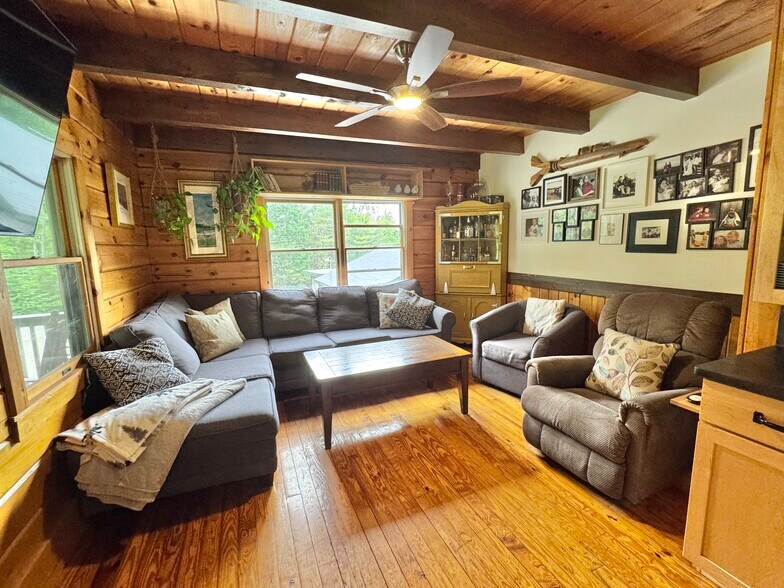 Building Photo - 1318 Bald Mountain Rd