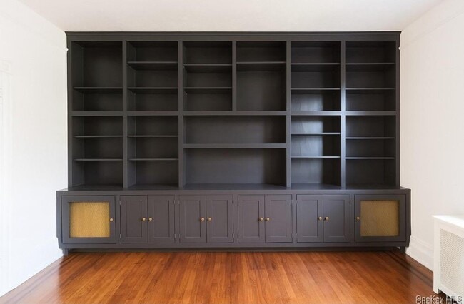 Building Photo - 194 Summit Ave