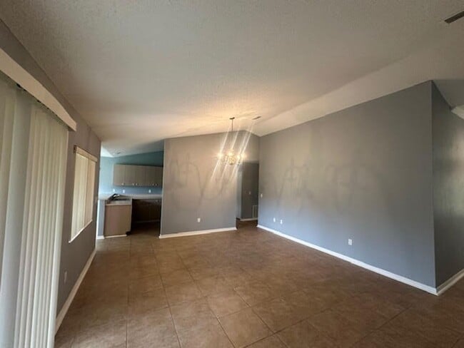 Building Photo - Single Family home for rent !
