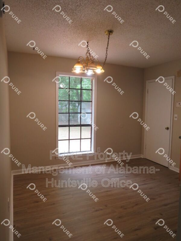 Building Photo - 3606 White Oak Way SW