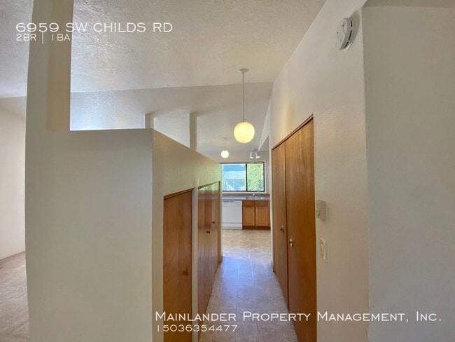 Building Photo - Pipers Run Upper Level Two Bedroom Condo