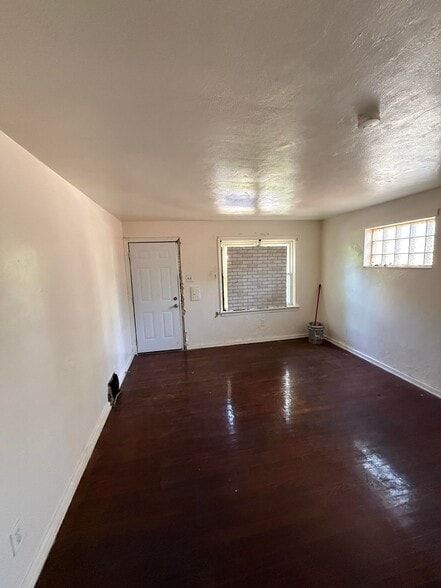 Building Photo - 5662 Maffitt Ave