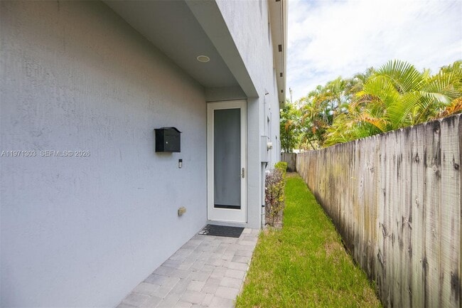 Building Photo - 619 SW 17th St