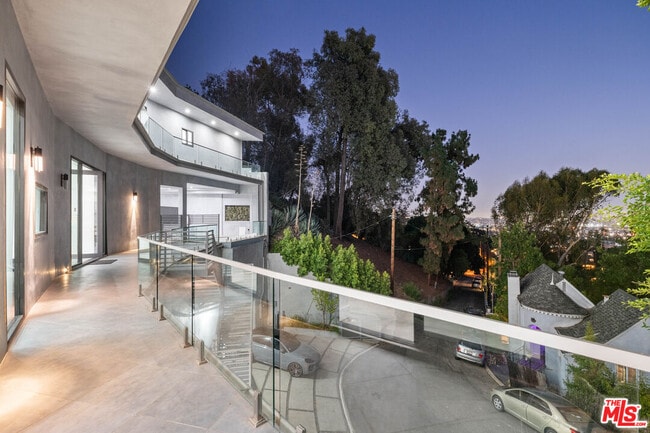 Building Photo - 6181 Temple Hill Dr