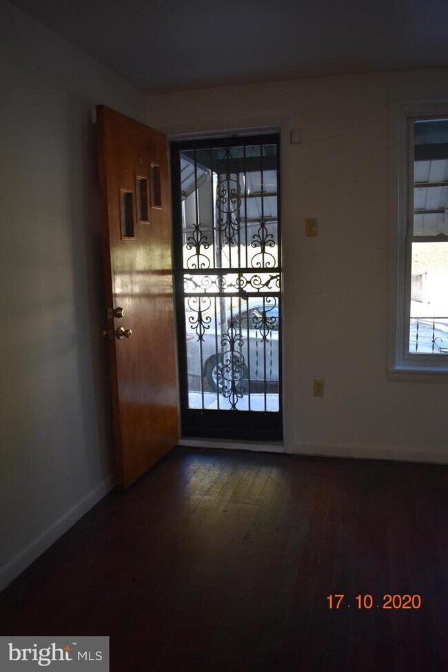 Building Photo - 622 Coates St