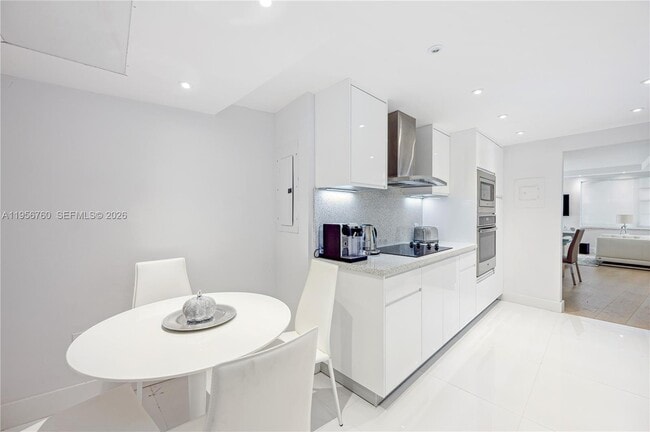 Building Photo - 5255 Collins Ave