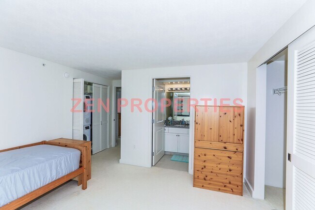 Building Photo - Fully furnished 2 bdrm / 2 bath / 1 parking unit at The Windsor Waikiki