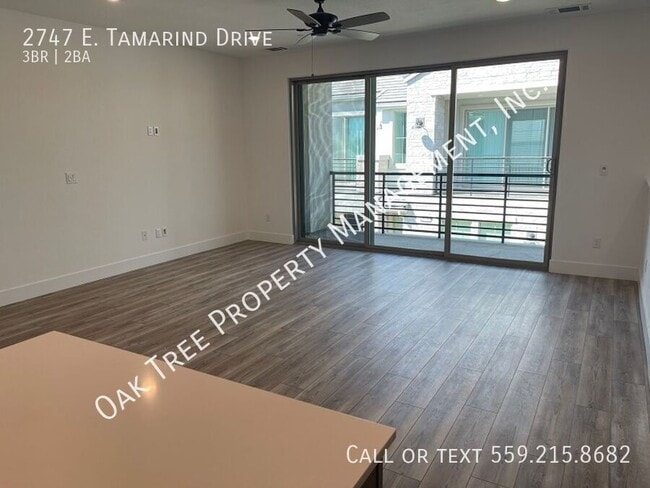 Building Photo - 2747 E Tamarind Dr