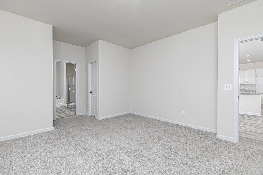 Building Photo - 138 Howell Dr