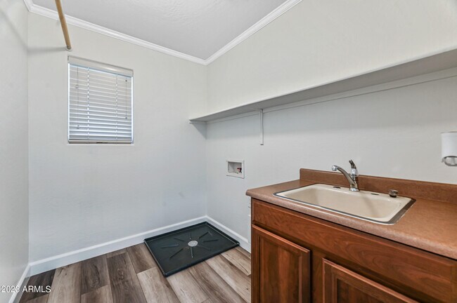 Building Photo - 4046 S Tatum Ln