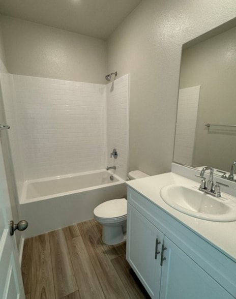 Building Photo - 40430 Melrose Dr