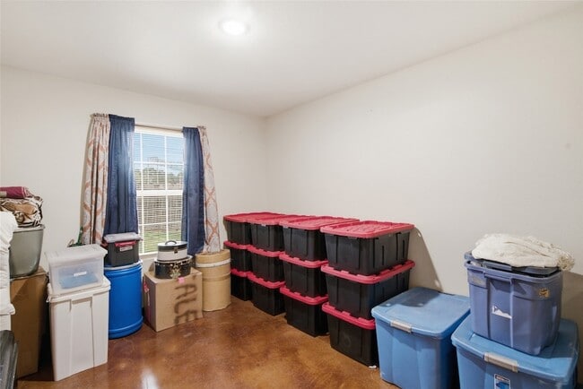 Building Photo - 2900 Fitzhugh Ave