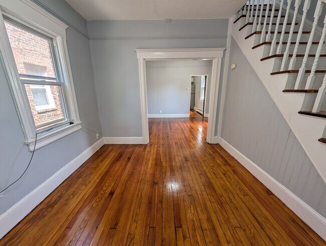 Building Photo - 1409 Mattison Ave