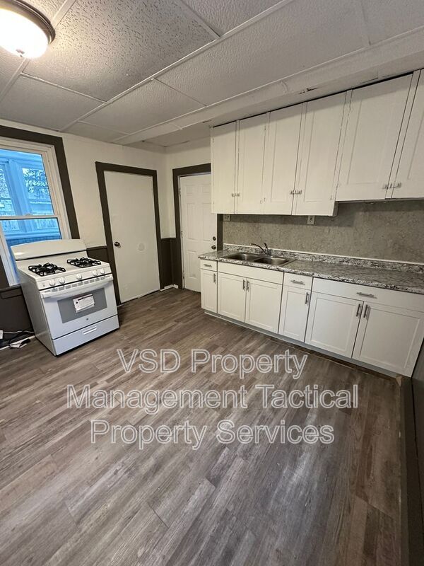 Building Photo - 2180 W 83rd St