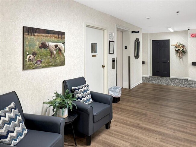 Building Photo - 475 Mount Vernon Hwy NE