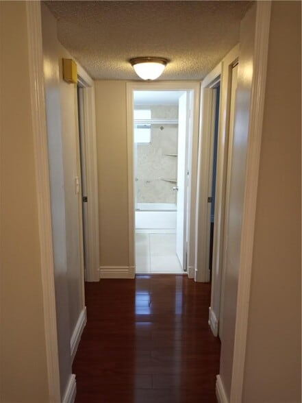 Building Photo - 313 Gardens Dr