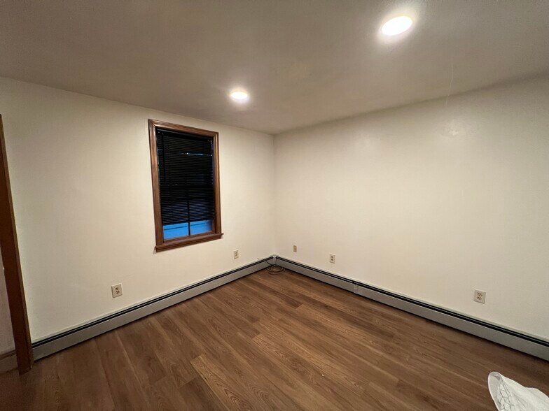 Building Photo - 208 Bigelow St