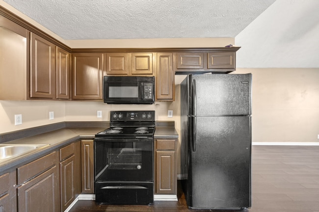 Building Photo - 1576 Chariot Dr