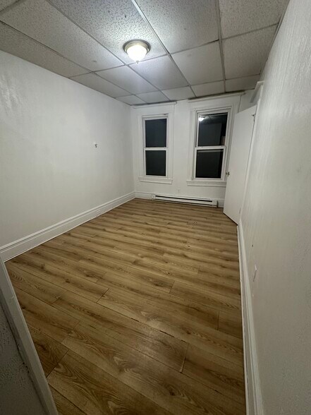 Building Photo - 96 N Essex Ave