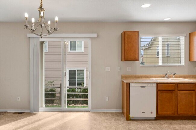 Building Photo - 815 Fire Rock Pl