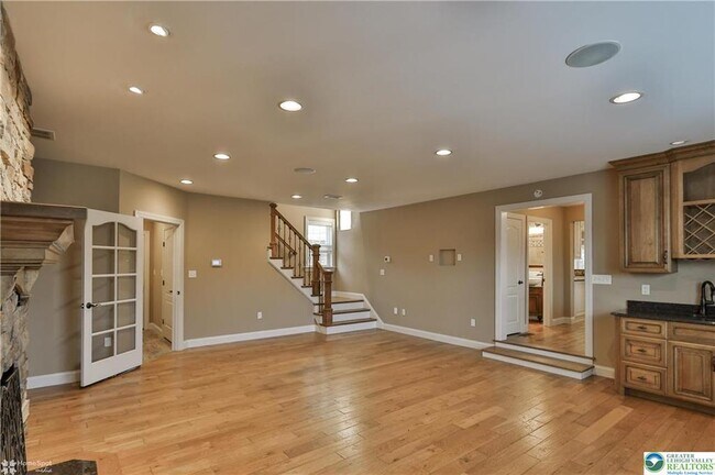 Building Photo - 284 Walker Rd