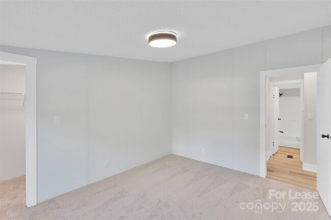 Building Photo - 166 Crystal Bay Dr