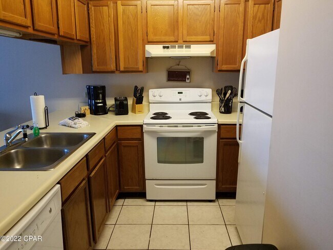 Building Photo - 8126 Surf Dr