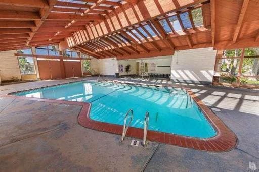 Building Photo - Spacious 2-bedroom 1-bathroom upstairs condo with Balcony/Garage