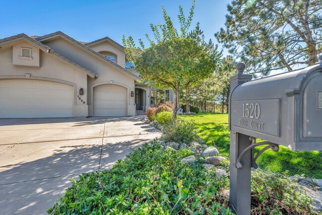 Building Photo - 1520 Taos Ln