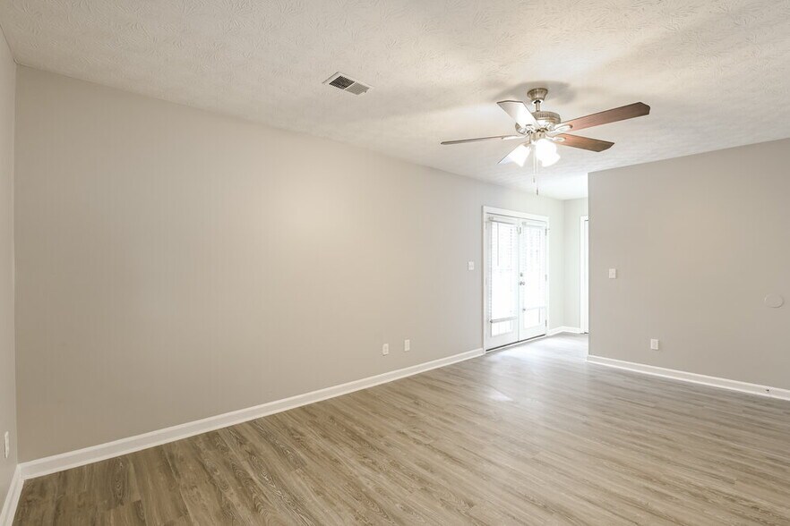 Building Photo - 4392 Hardwood Cir SW