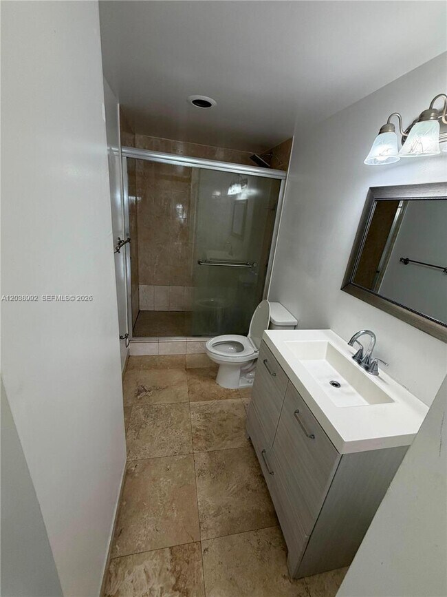 Building Photo - 1817 S Ocean Dr