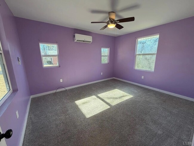 Building Photo - 630 Selene St