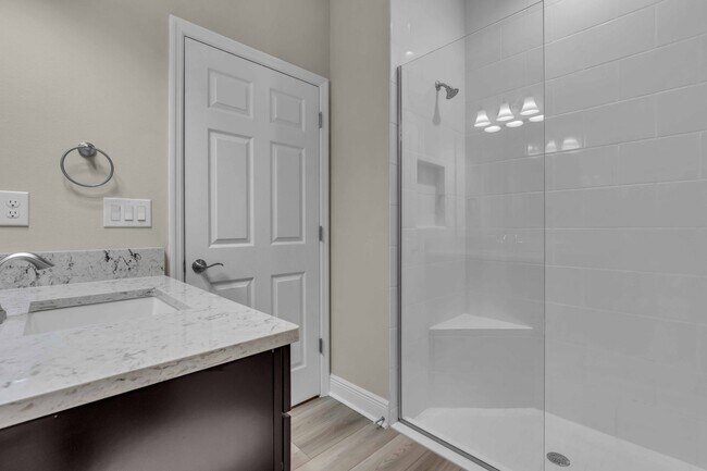 Building Photo - Beautiful Villa, ready to make it your home.