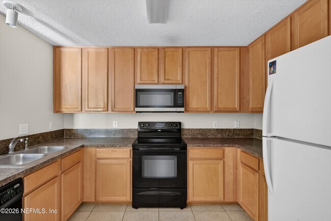 Building Photo - 7047 Deer Lodge Cir