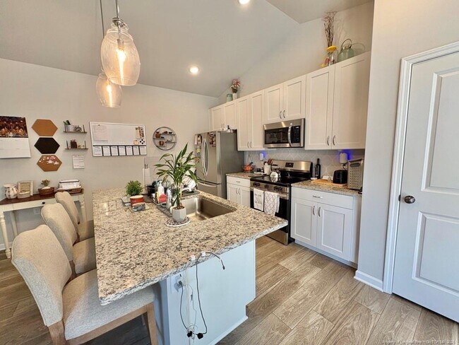 Building Photo - 67 Beacon Hl Rd