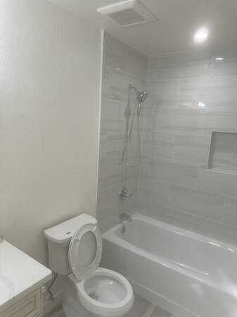 Building Photo - 2211 Leland Ct