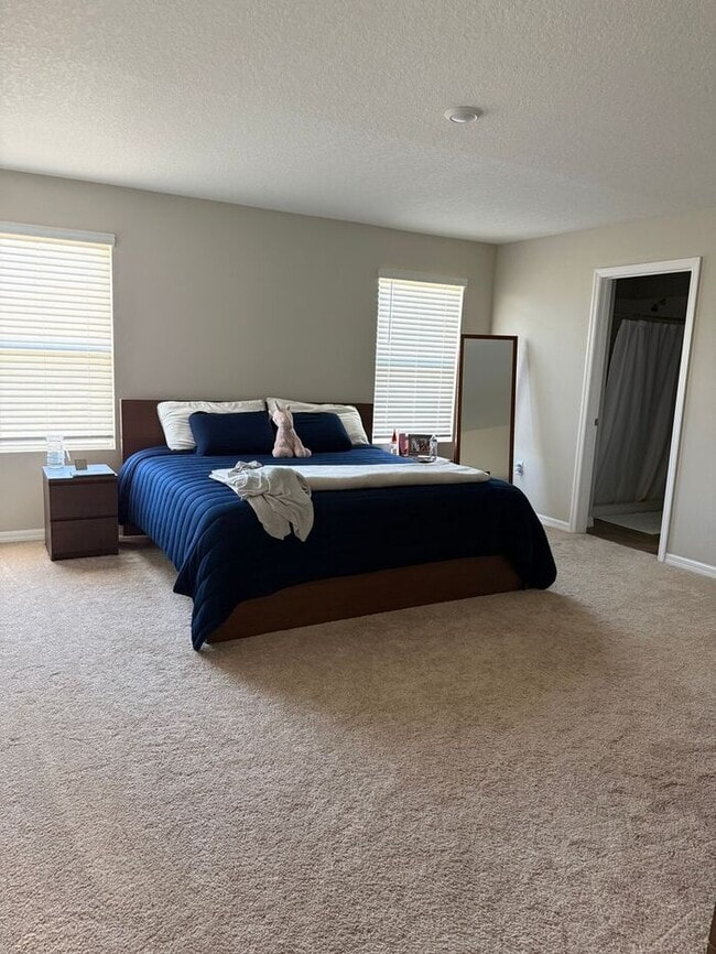 Building Photo - For Rent – Spacious 5-Bedroom Home in Lithia