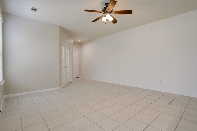 Building Photo - 1011 Larkfield Dr