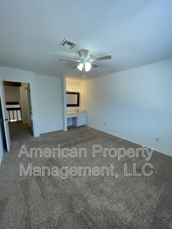 Building Photo - 6185 S Zunis Ave