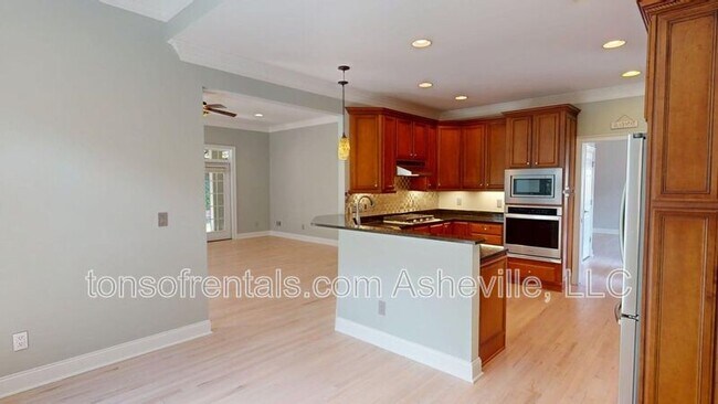 Building Photo - 385 Mistletoe Trail