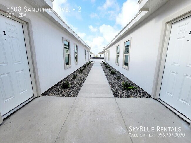 Building Photo - 5608 Sandpiper Ave