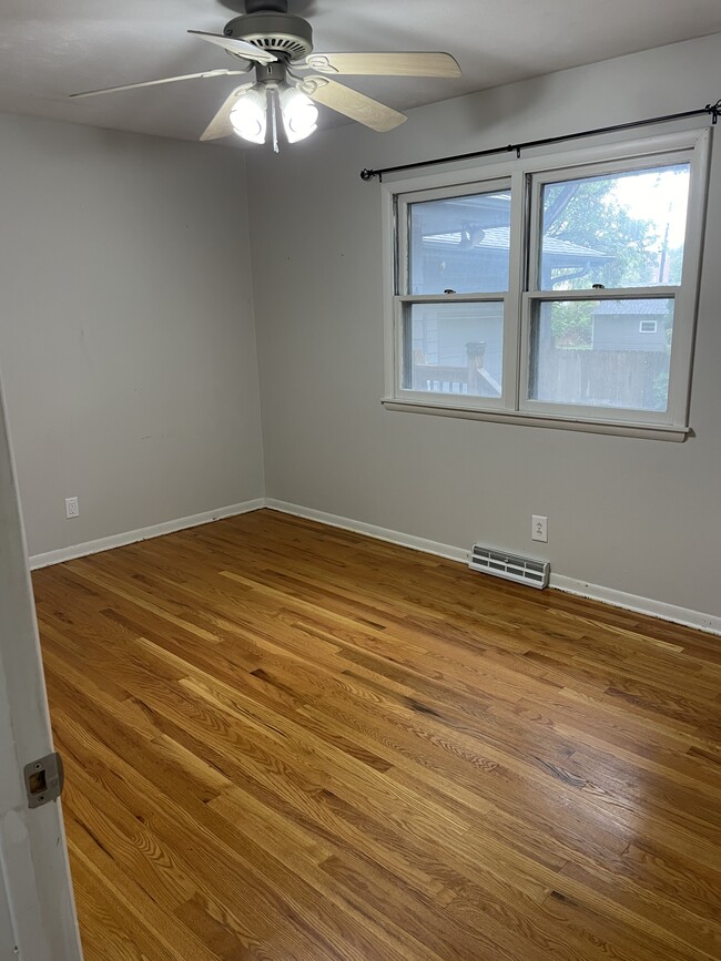 Building Photo - 866 S 45th St