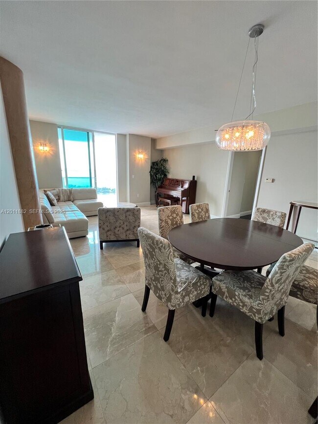 Building Photo - 2101 Brickell Ave