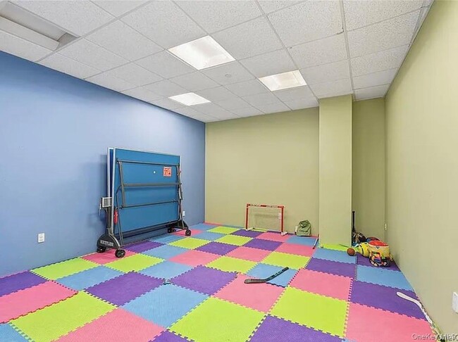 Building Photo - 3220 Arlington Ave