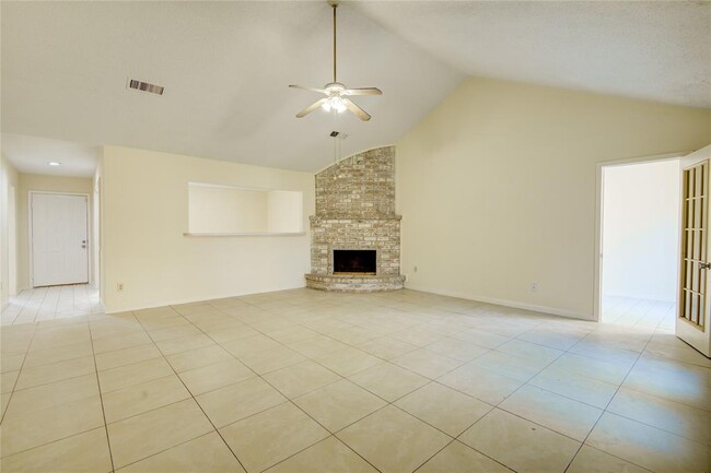 Building Photo - 6115 Briar Glade Dr