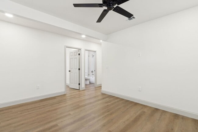 Building Photo - Practically Brand New on Amelia Island!