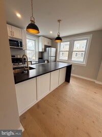 Building Photo - 258 Haverford Ave