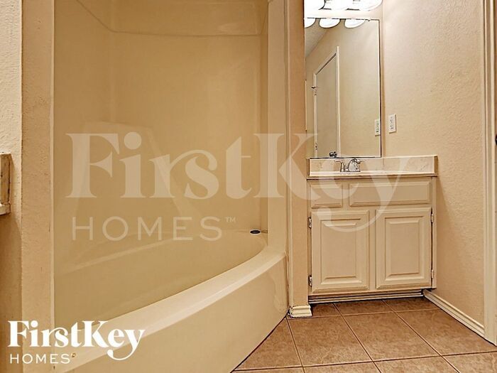 Building Photo - 504 Mockingbird Dr