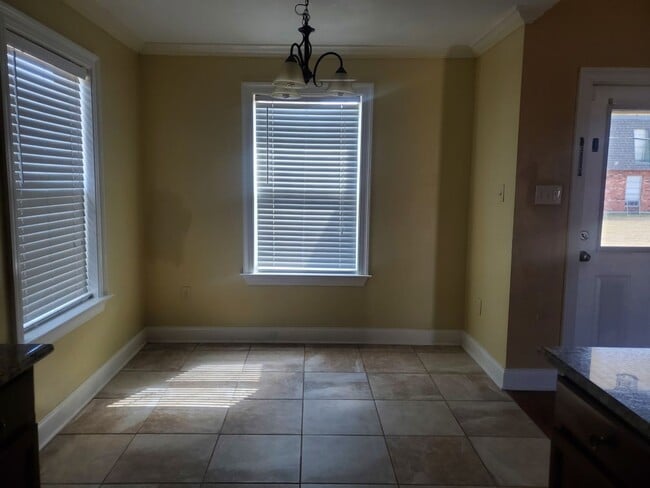 Building Photo - Stylish and Modern - 1431 Square Ft. Home ...