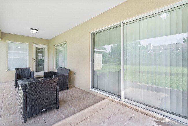 Building Photo - Fully furnished home